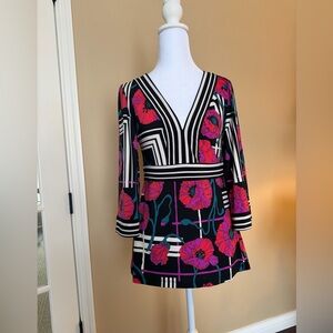 Trina Turk V-Neck Multi-Color Fitted Waist Top with Bell Sleeve NWOT SIZE S
